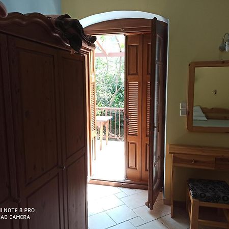 Giannis Apartments By Climbing House Panormos  Екстериор снимка