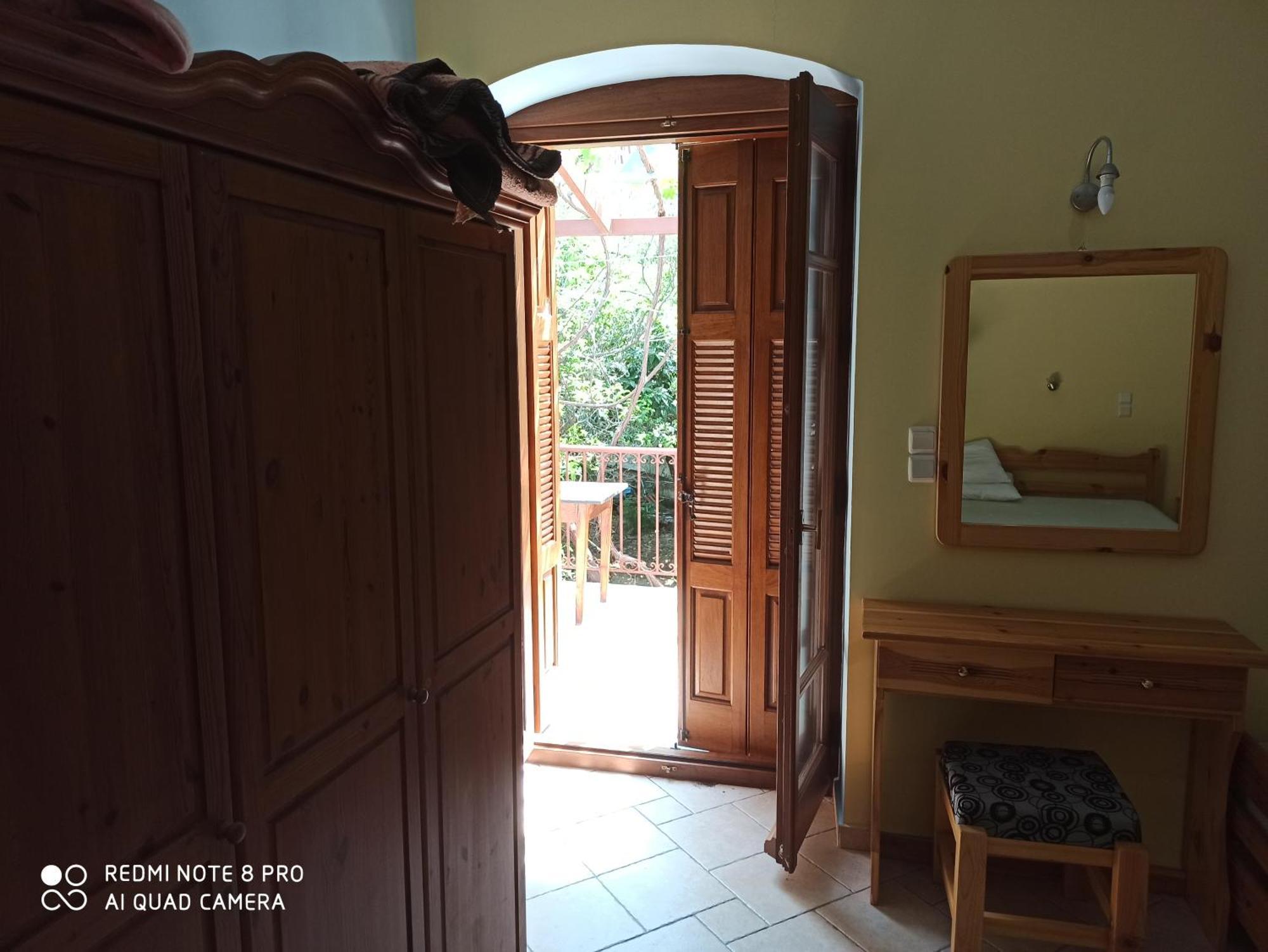 Giannis Apartments By Climbing House Panormos  Екстериор снимка