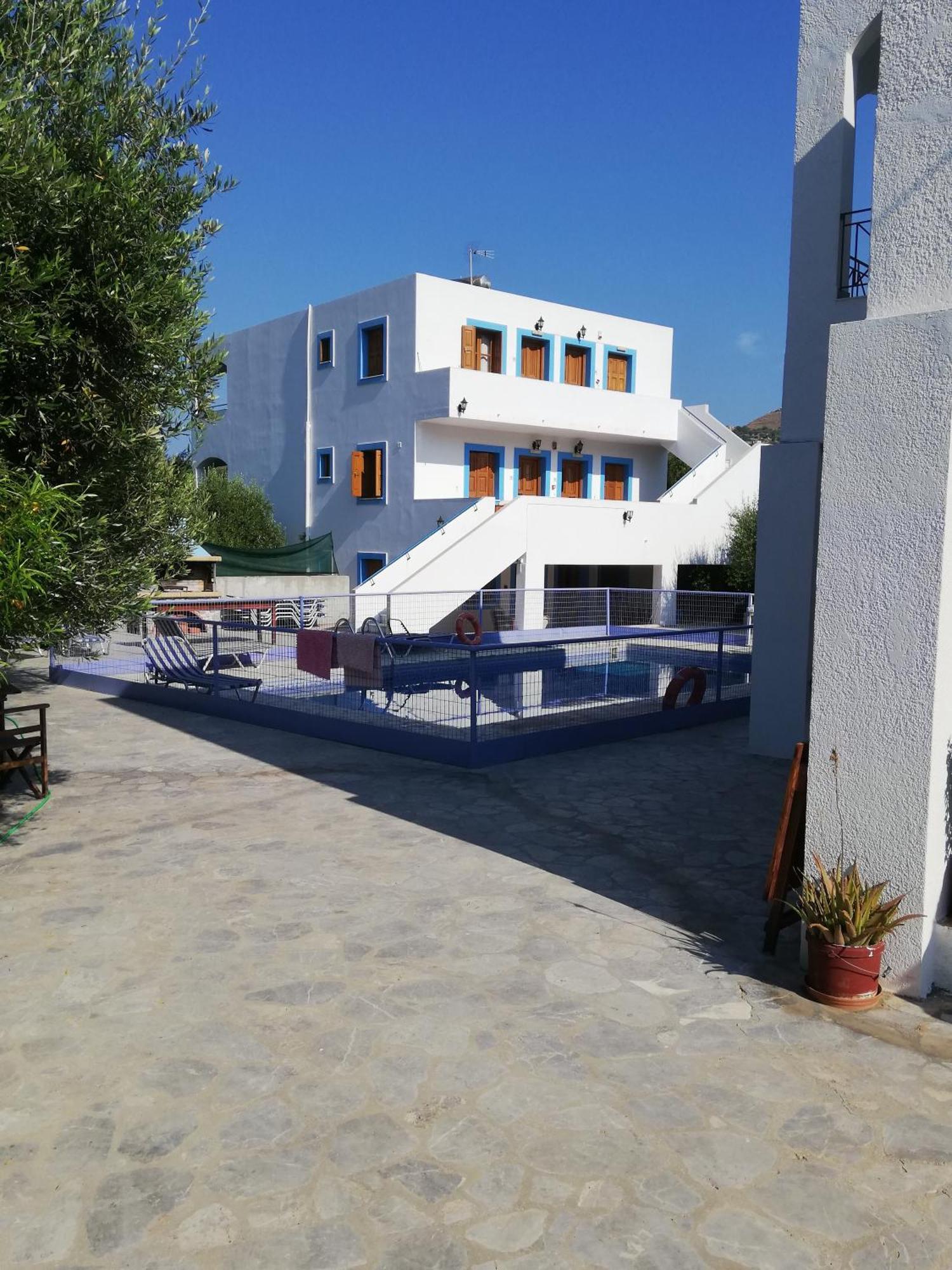 Giannis Apartments By Climbing House Panormos  Екстериор снимка